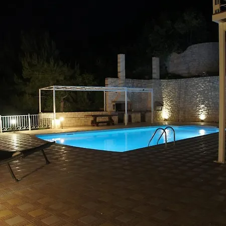 Villa In Kathisma Lefkada Greek Islands Greece- 5 Min Walk To Beach Áyios Nikítas